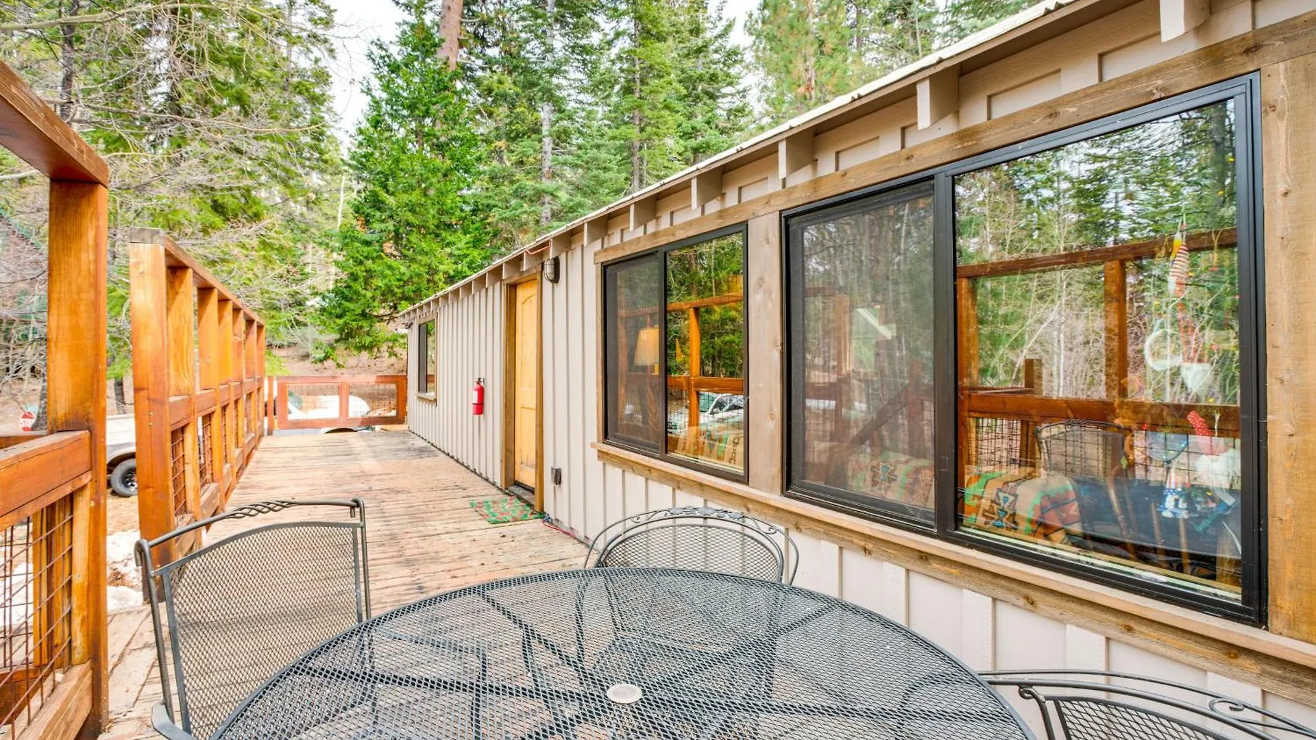 4 Mi To Lake Tahoe Cozy Cabin With Deck! سووث لاك تاهوي