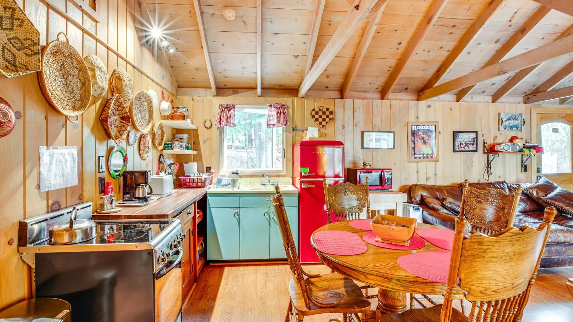 4 Mi To Lake Tahoe Cozy Cabin With Deck! سووث لاك تاهوي
